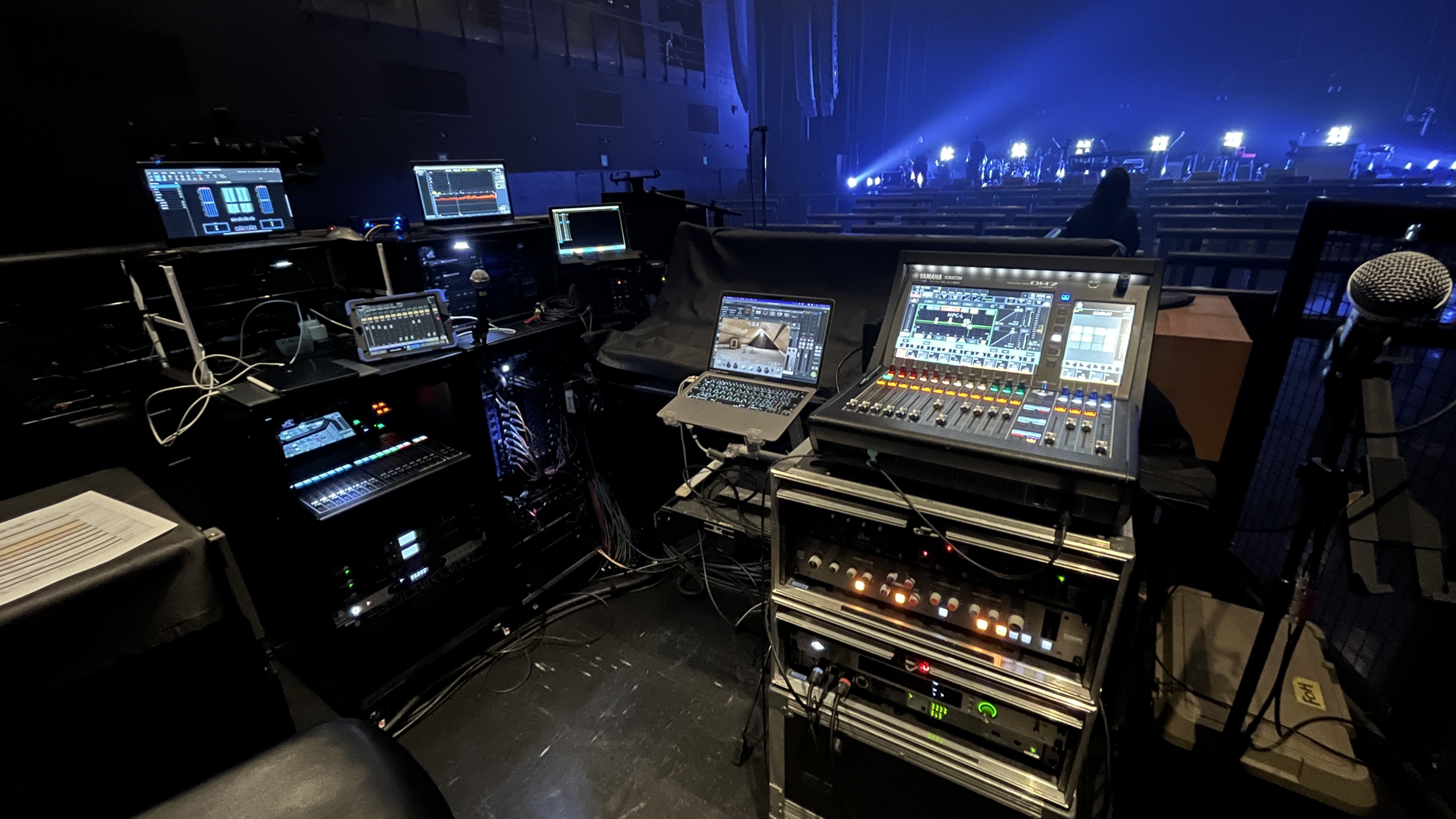 Universal Audio : Dante と Apollo x16D が切り拓くライブミキシング