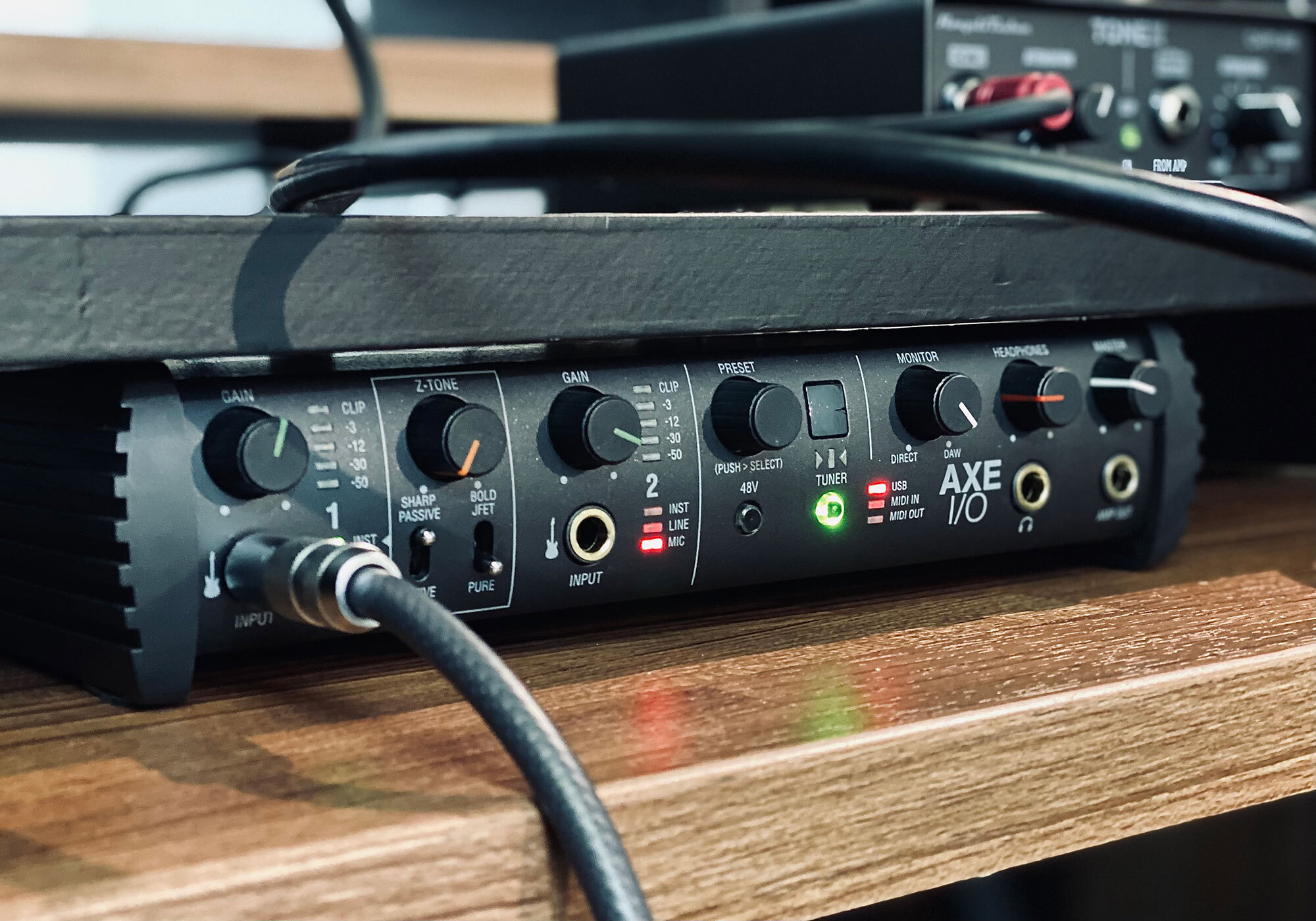 IK Multimedia AXE I/O